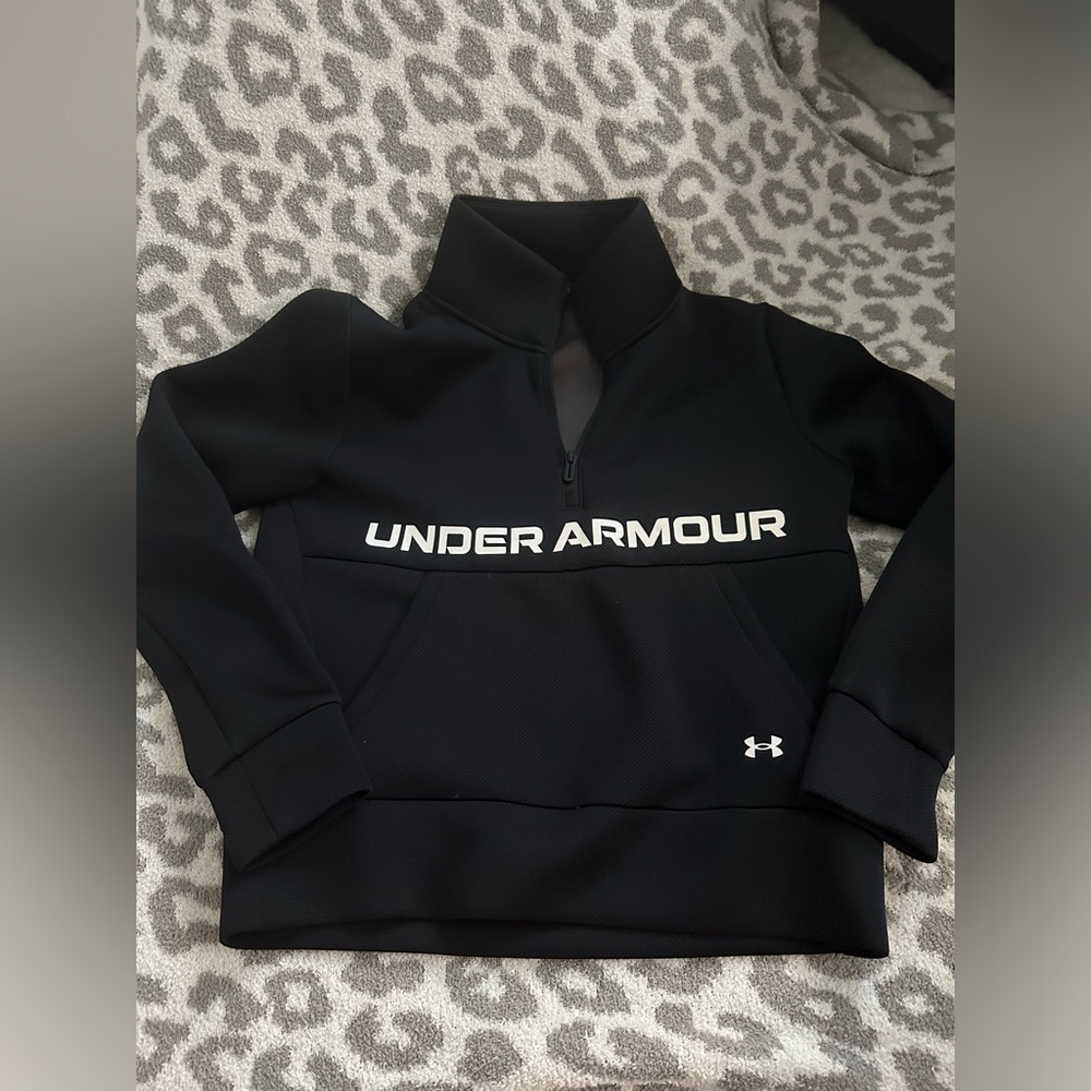 Women’s small Under Armour quarter zip sweatshirt